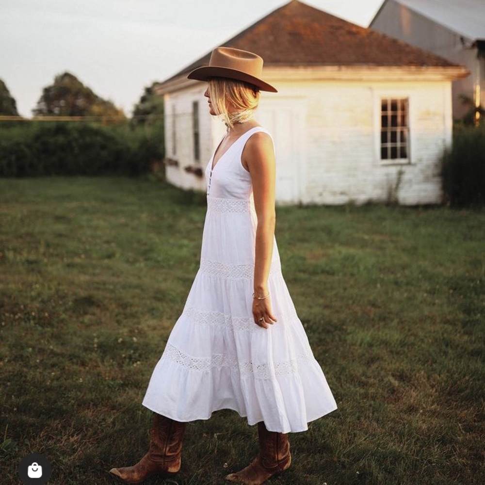 Stetson White Linen Sleeveless Gathered Tier Dress